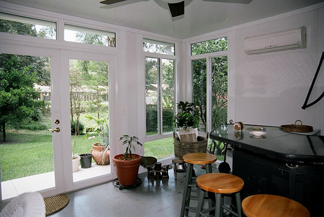 5 Ways Acrylic Windows Improve Your Home